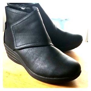 Black ankle boots Size 8.5